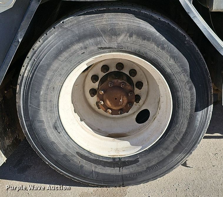 image for item DK0596 2004 GMC T7500 street sweeper truck