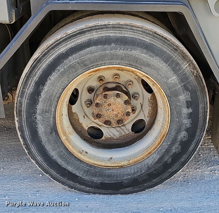 image for item DK0596 2004 GMC T7500 street sweeper truck