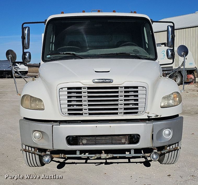 image for item DK0597 2007 Freightliner Business Class M2 street sweeper truck