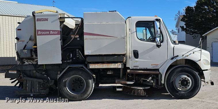 image for item DK0597 2007 Freightliner Business Class M2 street sweeper truck