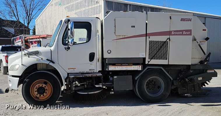 image for item DK0597 2007 Freightliner Business Class M2 street sweeper truck