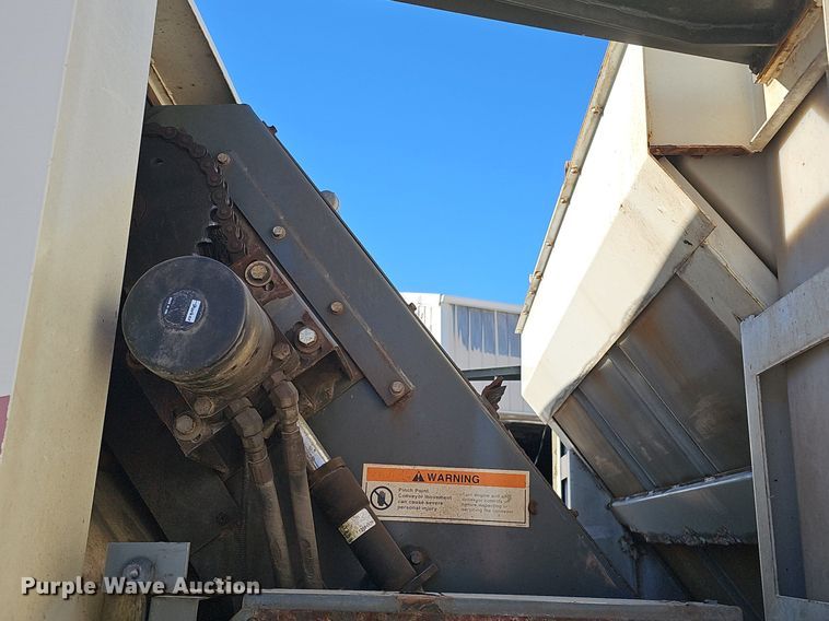 image for item DK0597 2007 Freightliner Business Class M2 street sweeper truck