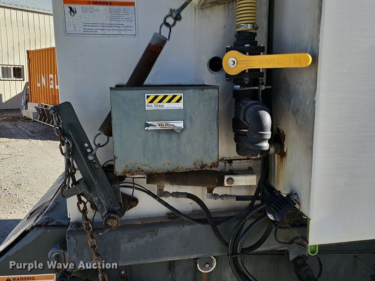 image for item DK0597 2007 Freightliner Business Class M2 street sweeper truck