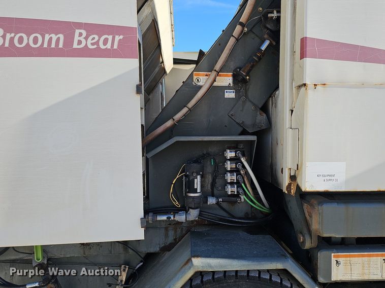 image for item DK0597 2007 Freightliner Business Class M2 street sweeper truck