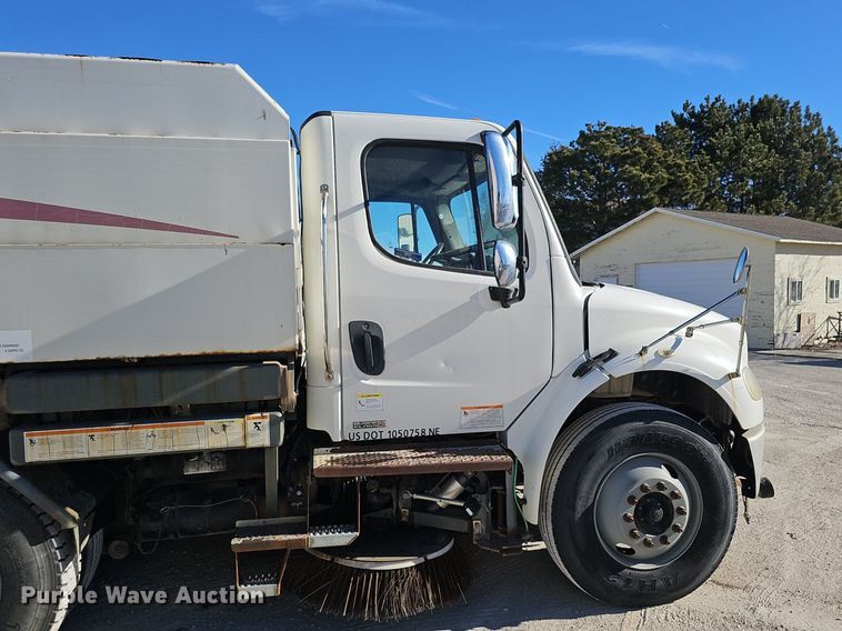 image for item DK0597 2007 Freightliner Business Class M2 street sweeper truck
