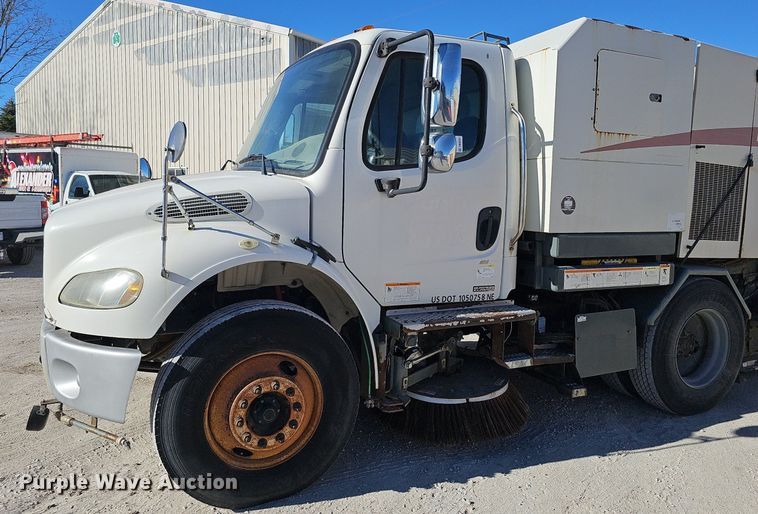image for item DK0597 2007 Freightliner Business Class M2 street sweeper truck