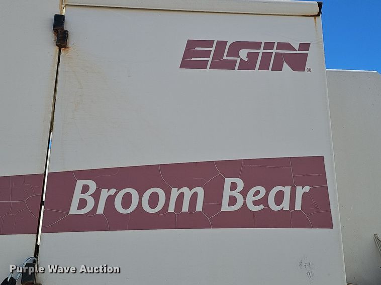 image for item DK0597 2007 Freightliner Business Class M2 street sweeper truck