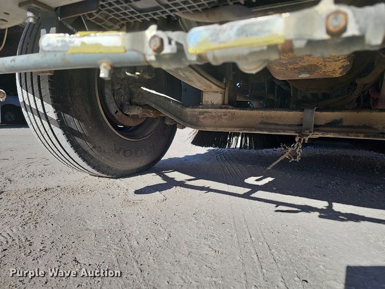 image for item DK0597 2007 Freightliner Business Class M2 street sweeper truck