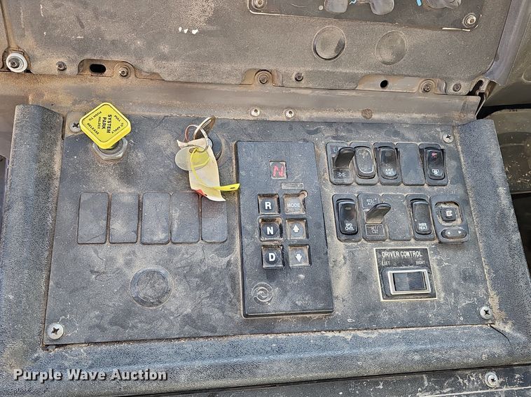 image for item DK0597 2007 Freightliner Business Class M2 street sweeper truck