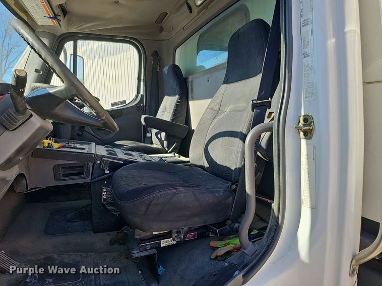 image for item DK0597 2007 Freightliner Business Class M2 street sweeper truck