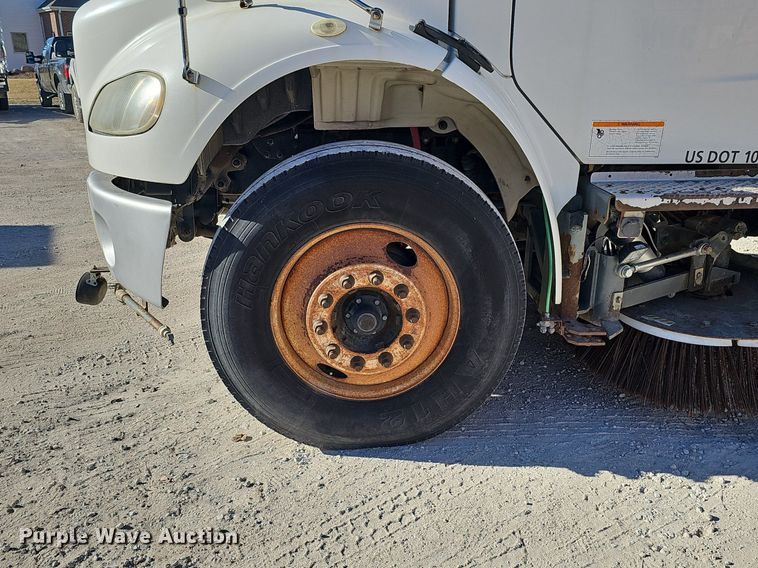 image for item DK0597 2007 Freightliner Business Class M2 street sweeper truck