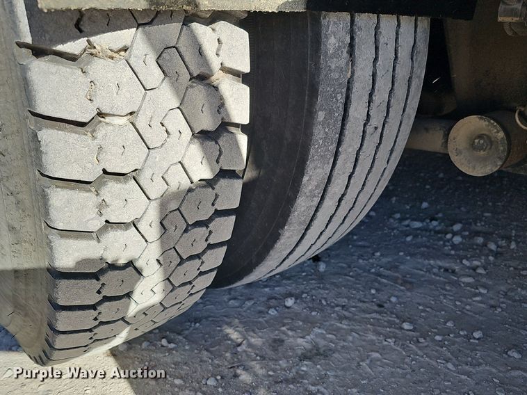 image for item DK0597 2007 Freightliner Business Class M2 street sweeper truck