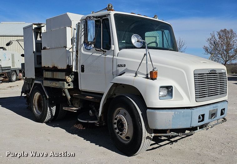 image for item DK0598 2002 Freightliner FL70 street sweeper truck