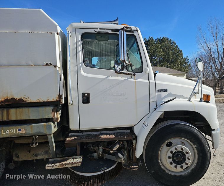 image for item DK0598 2002 Freightliner FL70 street sweeper truck