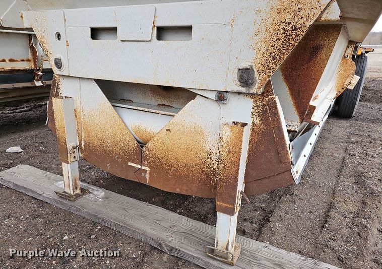 image for item DK0620 2013 Dakota 4300 BDT bottom dump trailer