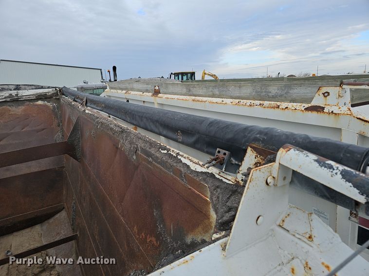 image for item DK0620 2013 Dakota 4300 BDT bottom dump trailer