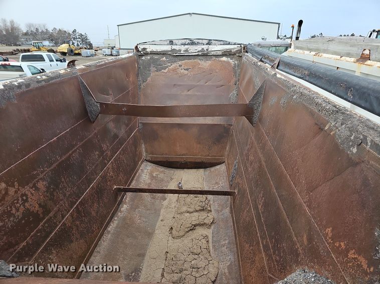 image for item DK0620 2013 Dakota 4300 BDT bottom dump trailer