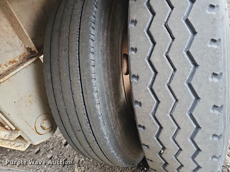 image for item DK0620 2013 Dakota 4300 BDT bottom dump trailer