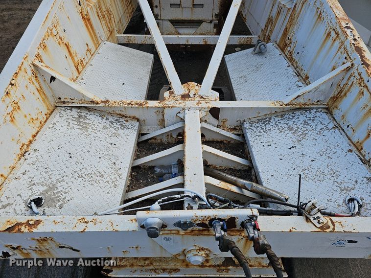 image for item DK0621 2012 Dakota 4300BDT bottom dump trailer