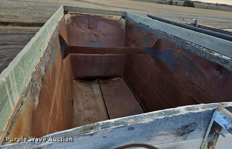 image for item DK0621 2012 Dakota 4300BDT bottom dump trailer