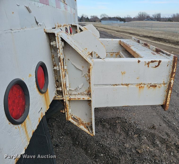 image for item DK0621 2012 Dakota 4300BDT bottom dump trailer
