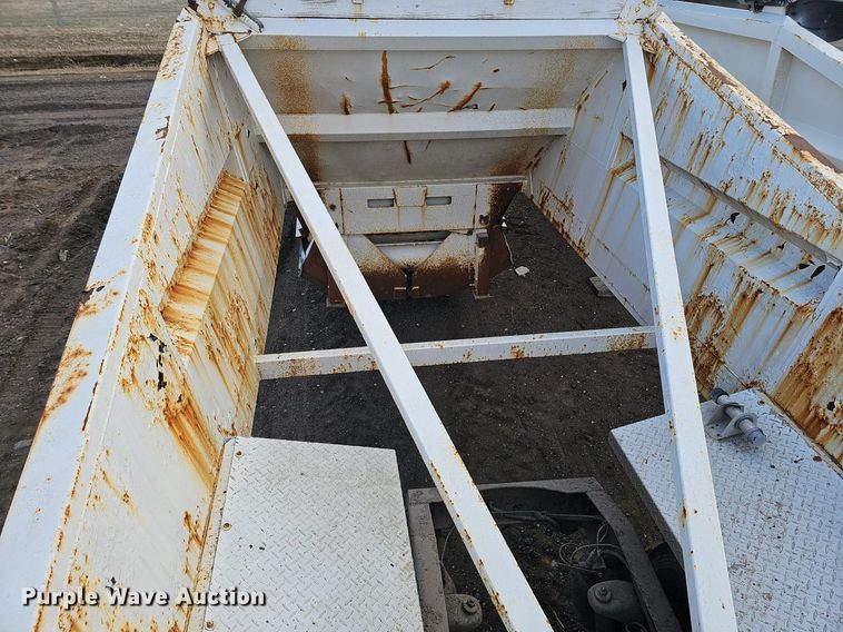 image for item DK0621 2012 Dakota 4300BDT bottom dump trailer