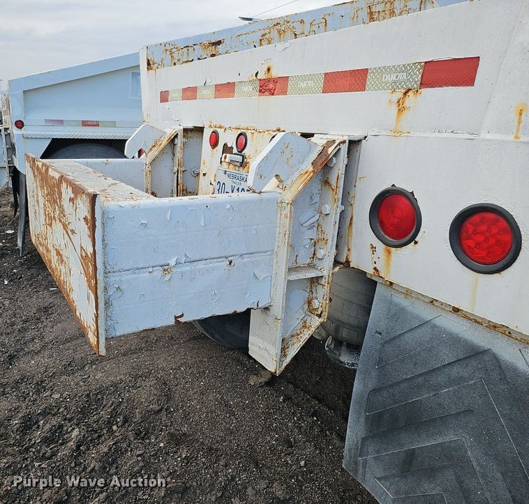 image for item DK0621 2012 Dakota 4300BDT bottom dump trailer