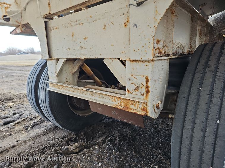 image for item DK0621 2012 Dakota 4300BDT bottom dump trailer