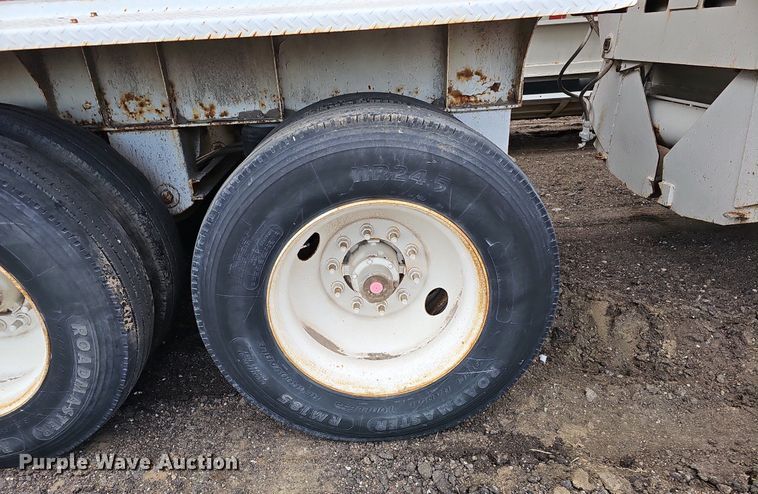 image for item DK0621 2012 Dakota 4300BDT bottom dump trailer