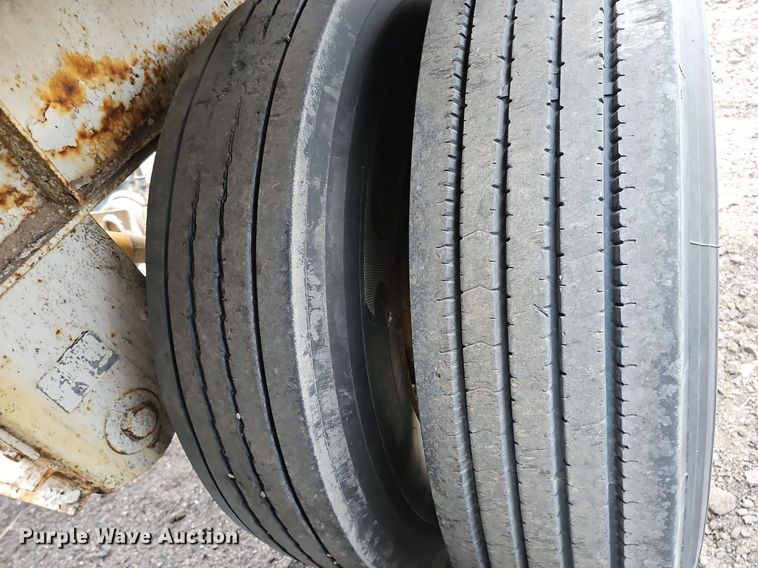 image for item DK0621 2012 Dakota 4300BDT bottom dump trailer