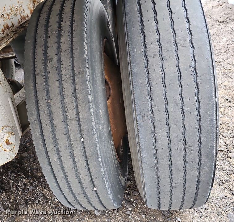 image for item DK0621 2012 Dakota 4300BDT bottom dump trailer