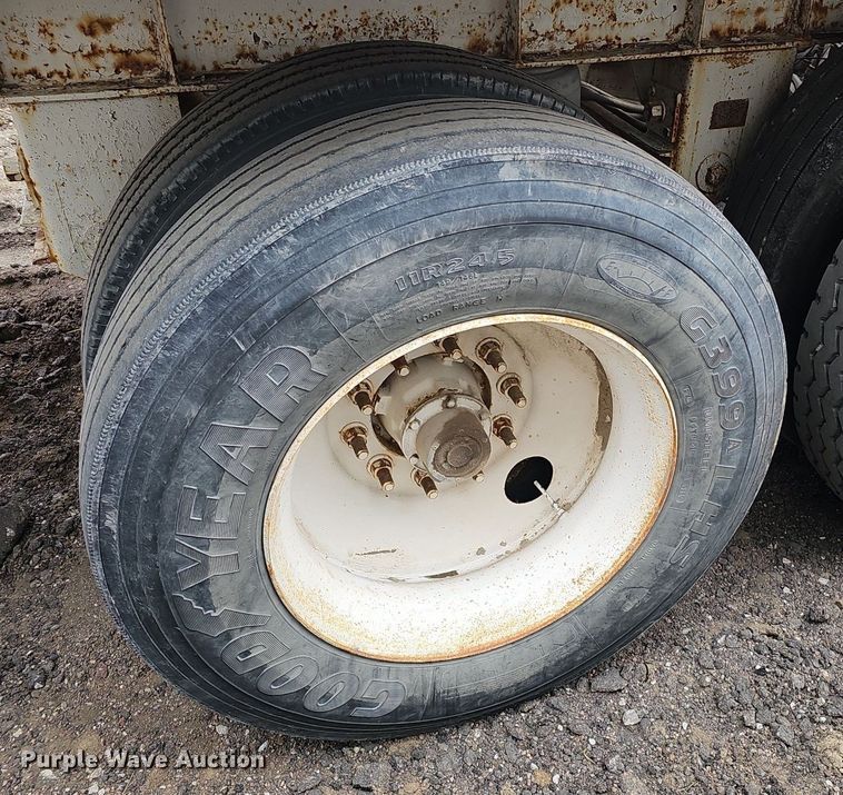 image for item DK0621 2012 Dakota 4300BDT bottom dump trailer