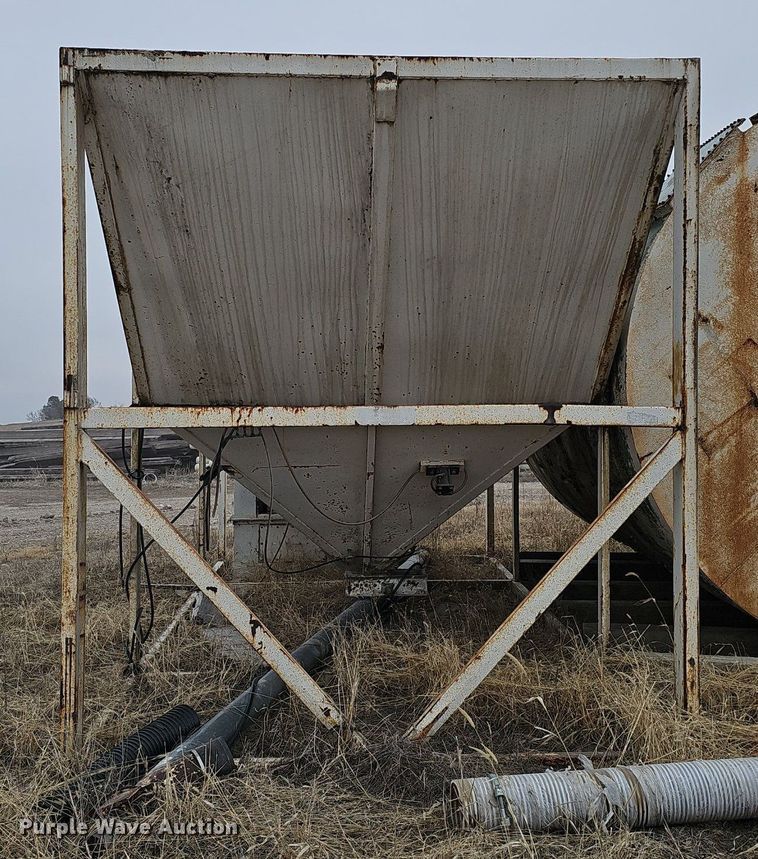 image for item DK0652 Cement silo