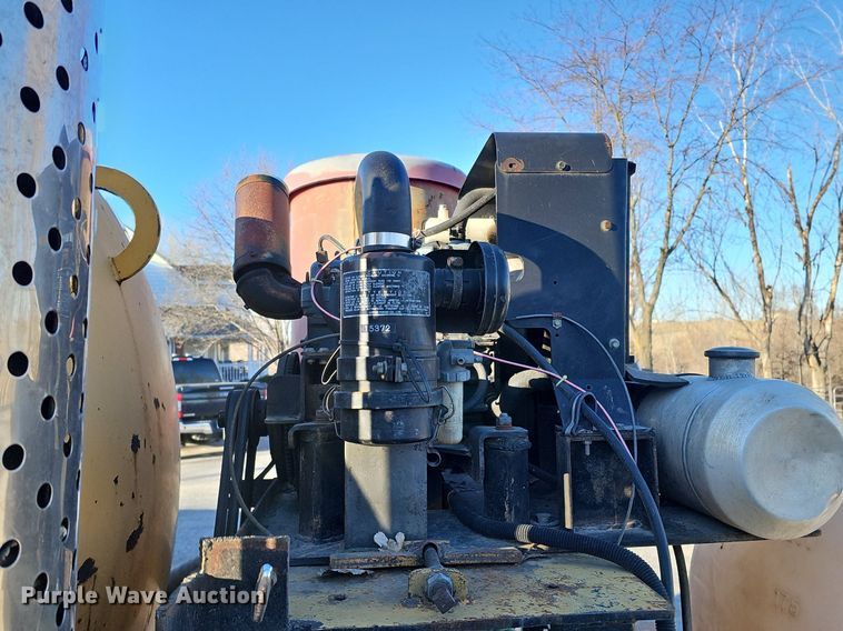 image for item DK0654 1999 Vac-Tron PMD-800GT vacuum excavator