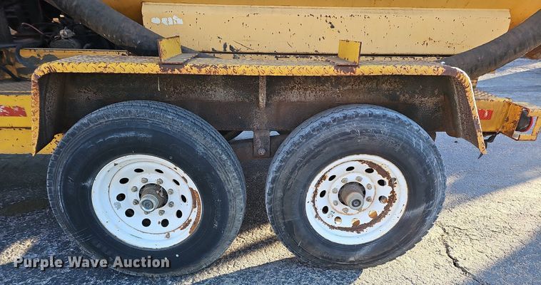 image for item DK0654 1999 Vac-Tron PMD-800GT vacuum excavator