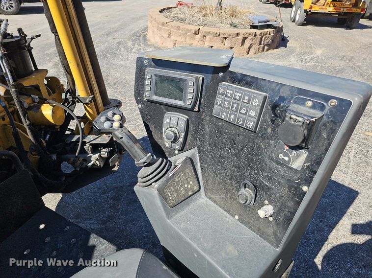 image for item DK0665 2017 Vermeer Navigator S3 D20X22III directional boring unit