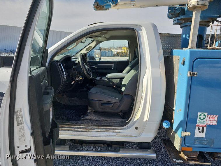 image for item DK0709 2015 Dodge Ram 5500HD bucket truck