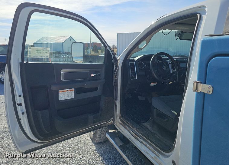 image for item DK0709 2015 Dodge Ram 5500HD bucket truck