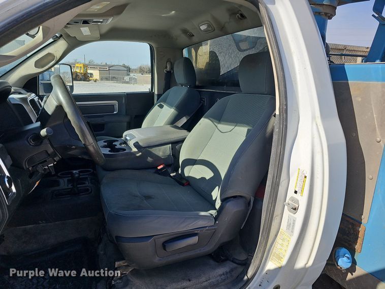 image for item DK0709 2015 Dodge Ram 5500HD bucket truck