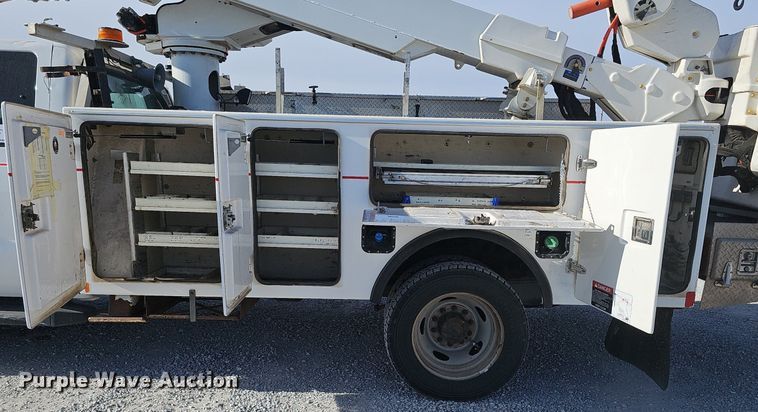 image for item DK0710 2013 Ford F550 Super Duty XL  bucket truck