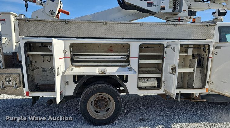 image for item DK0710 2013 Ford F550 Super Duty XL  bucket truck