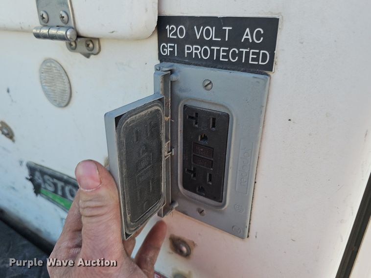 image for item DK0710 2013 Ford F550 Super Duty XL  bucket truck