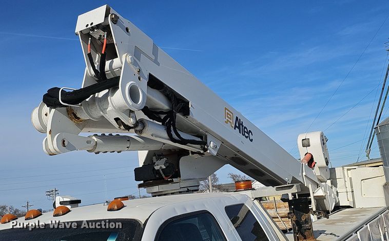 image for item DK0710 2013 Ford F550 Super Duty XL  bucket truck