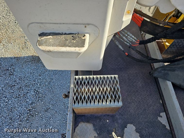 image for item DK0710 2013 Ford F550 Super Duty XL  bucket truck