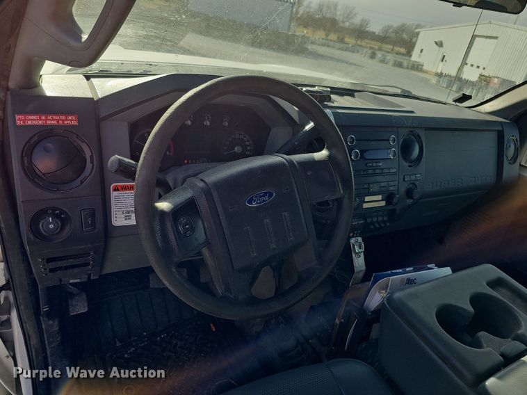 image for item DK0710 2013 Ford F550 Super Duty XL  bucket truck