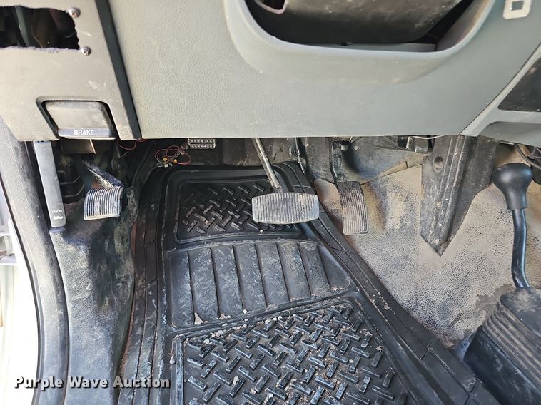 image for item DK0710 2013 Ford F550 Super Duty XL  bucket truck