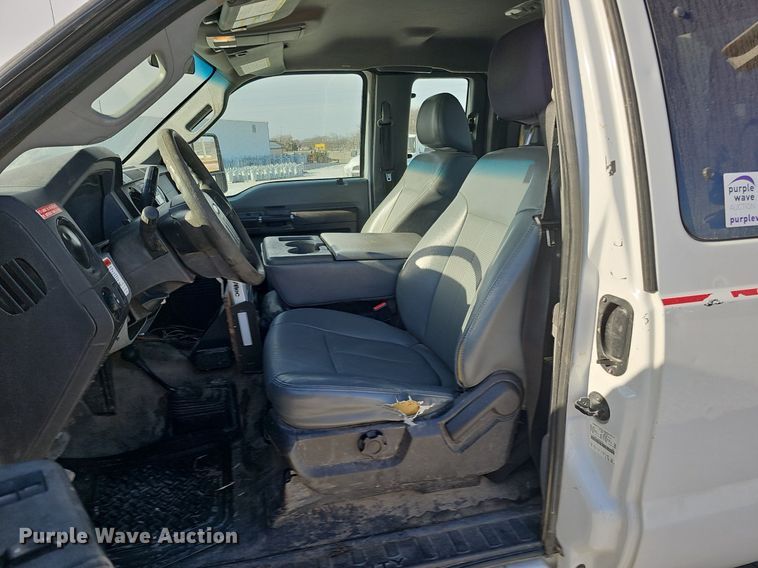 image for item DK0710 2013 Ford F550 Super Duty XL  bucket truck