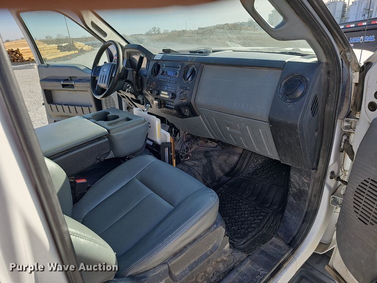 image for item DK0710 2013 Ford F550 Super Duty XL  bucket truck