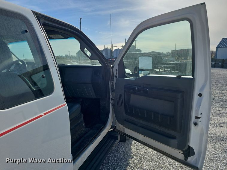 image for item DK0710 2013 Ford F550 Super Duty XL  bucket truck