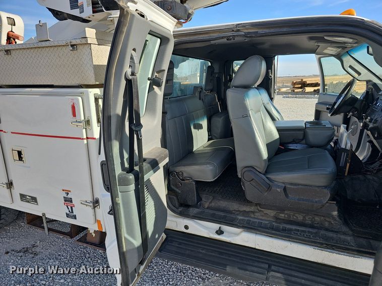 image for item DK0710 2013 Ford F550 Super Duty XL  bucket truck